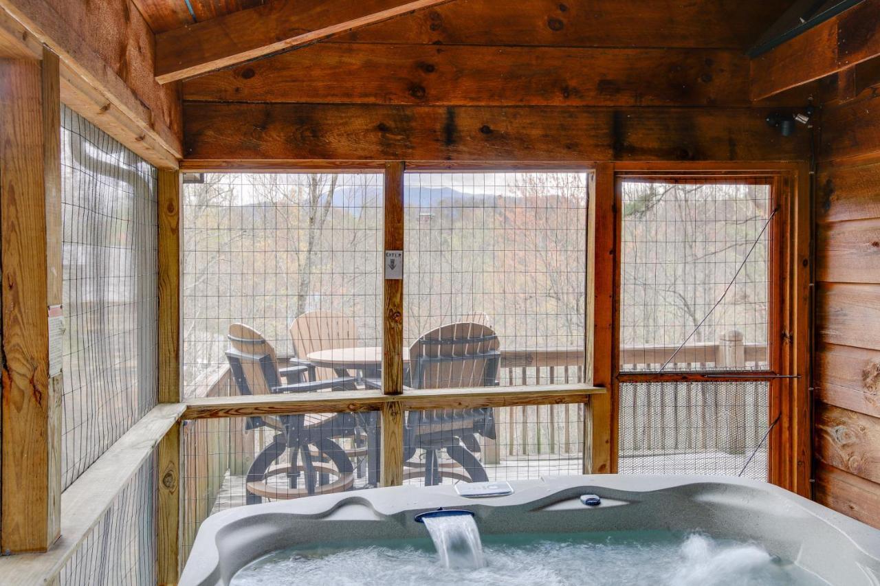 Smoky Mountains Cabin With Hot Tub, Deck And Views! Sevierville Eksteriør bilde