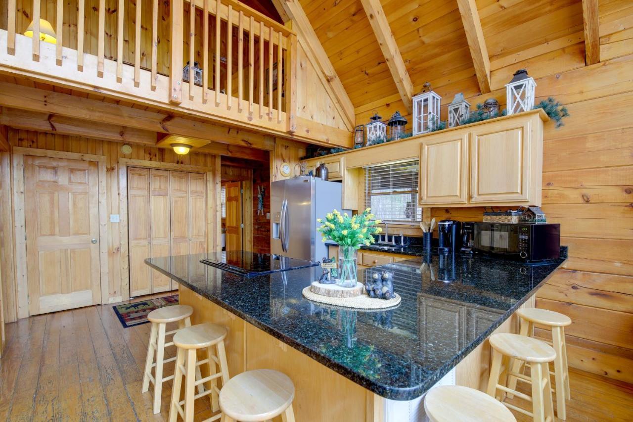 Smoky Mountains Cabin With Hot Tub, Deck And Views! Sevierville Eksteriør bilde