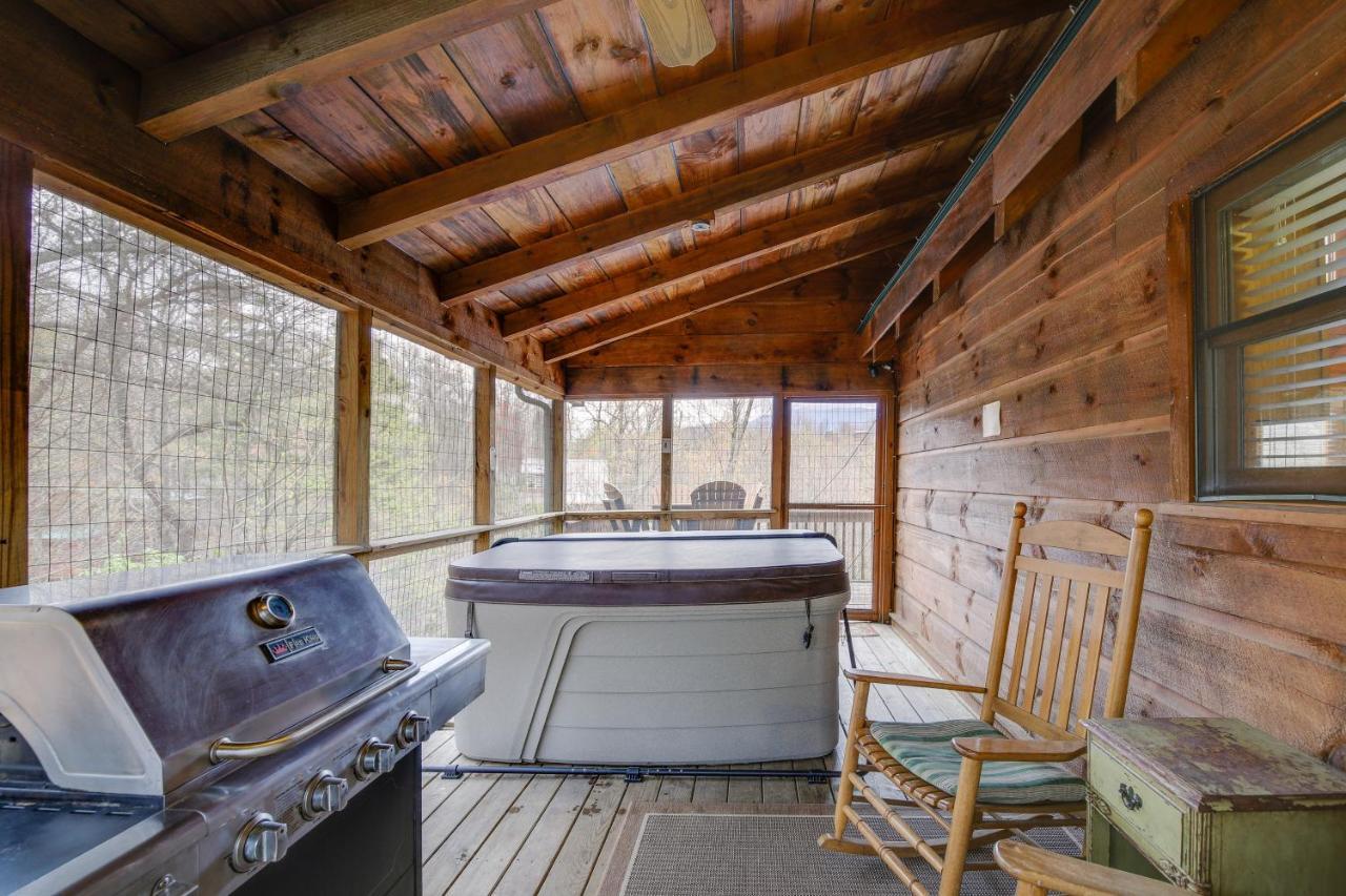 Smoky Mountains Cabin With Hot Tub, Deck And Views! Sevierville Eksteriør bilde