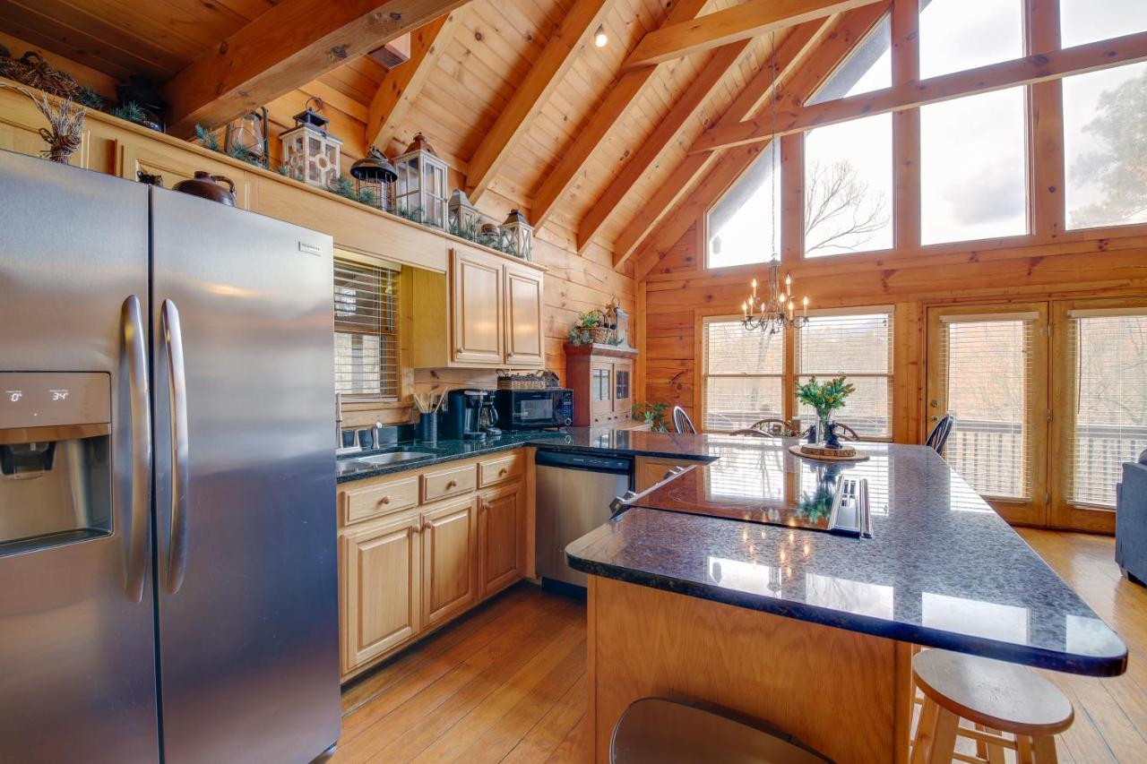 Smoky Mountains Cabin With Hot Tub, Deck And Views! Sevierville Eksteriør bilde